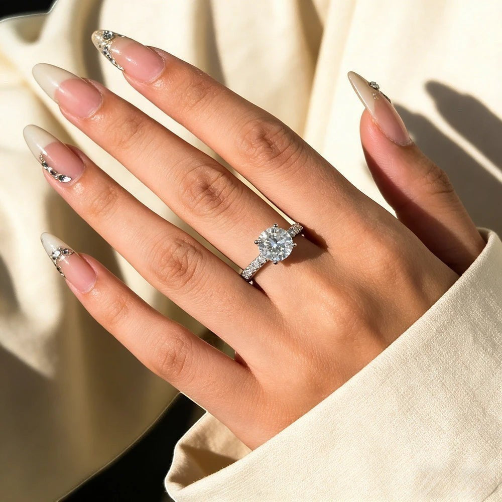 Bee-Bees 1.5ct Moissanite engagement ring in s925 Sterling Silver with 18k gold plating, round brilliant cut, D color, VVS1 clarity.