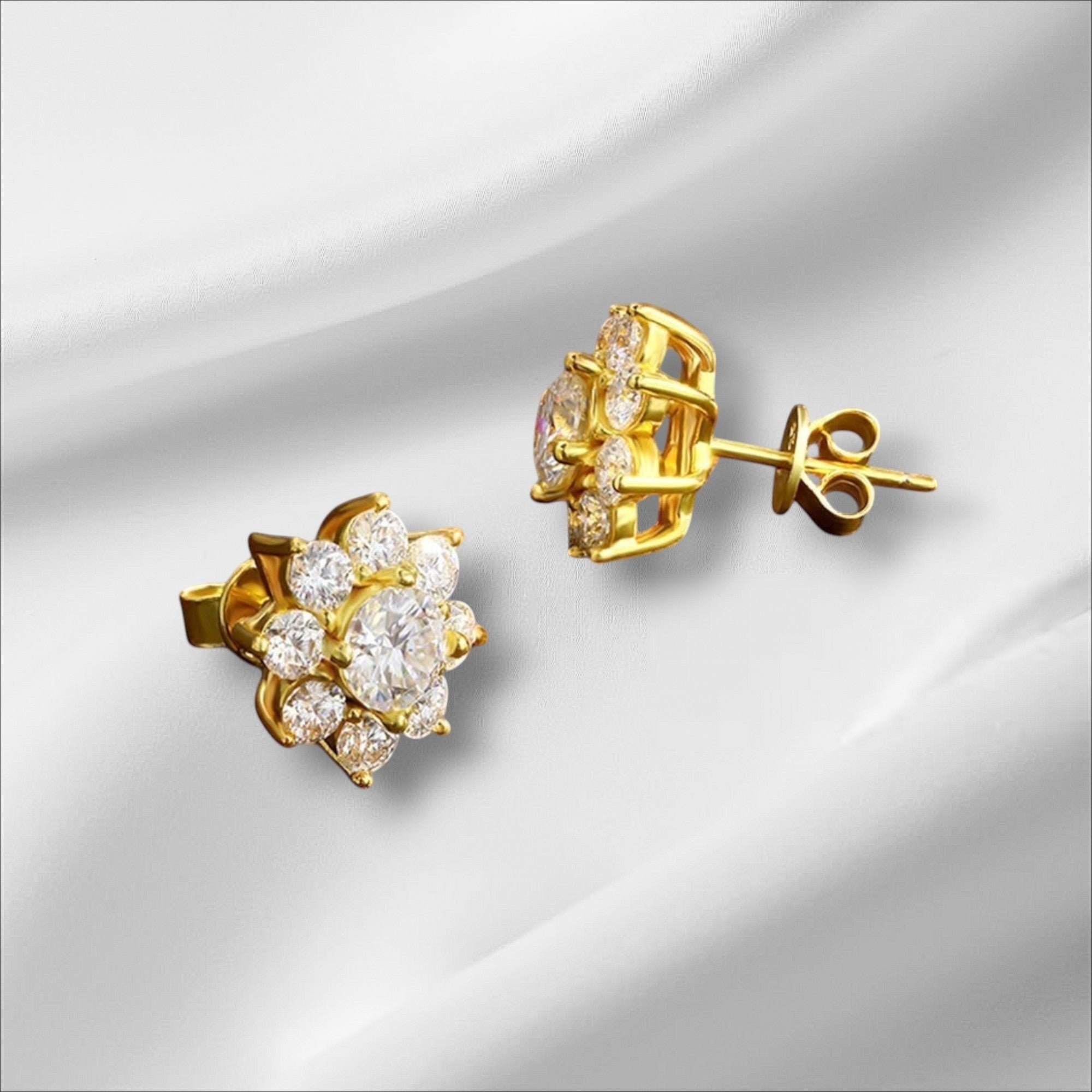 Bee-Bee's 18k white gold plated moissanite stud earrings, round cut, D VVS1 certified, set in S925 silver.