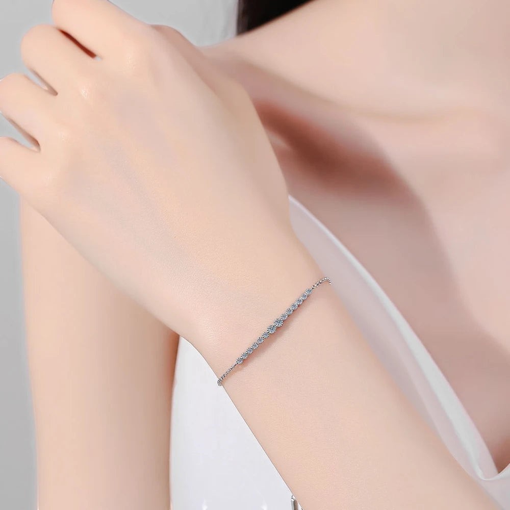 Bee-Bee's D VVS1 Moissanite Tennis Bracelet in S925 Sterling Silver with 18k white gold plating.