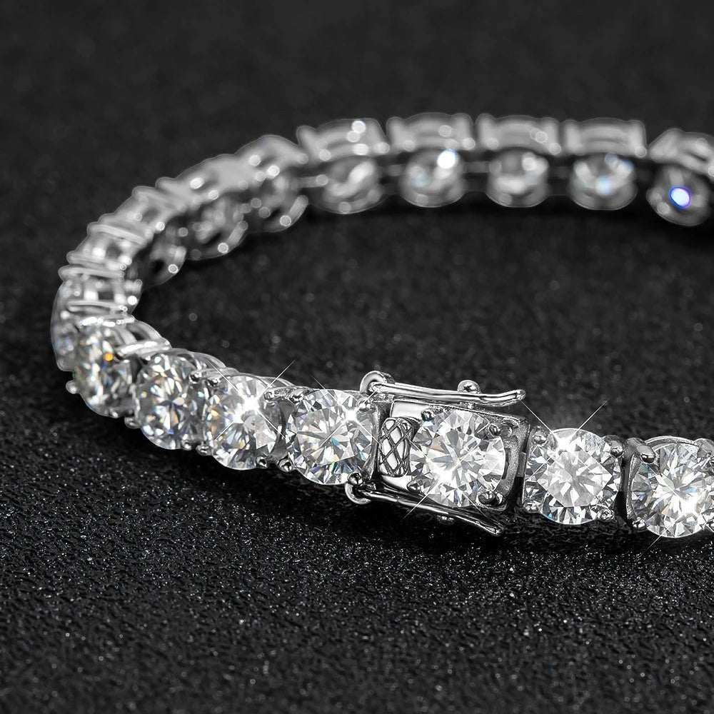 Bee-Bee's 6.5mm D Color Moissanite tennis bracelet in s925 sterling silver with 4-prong setting. Classic, trendy, unisex fine jewelry.