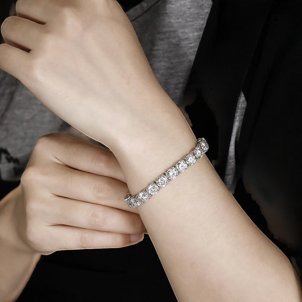 Bee-Bee's 6.5mm D Color Moissanite tennis bracelet in s925 sterling silver with 4-prong setting. Classic and trendy.