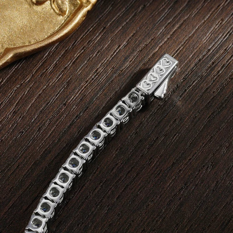 Bee-Bee's 5mm moissanite tennis necklace in S925 silver with gold plating, featuring VVS1 D color stones and a heart-engraved clasp.